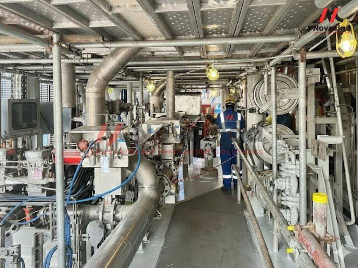 Novoclad Teams Working Insulation Ship Marine 05